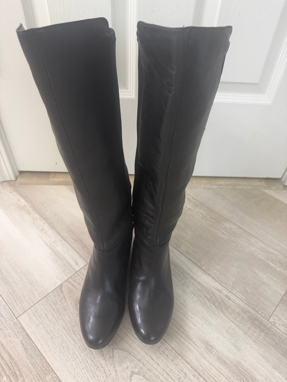 BCBGeneration BG-Indie Black Leather Stretch Back Wedge Boots 7.5 NWOB - Picture 3 of 9